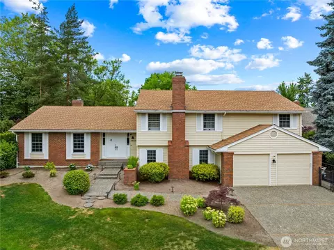 19250 SE 45th Pl, Issaquah, WA 98027