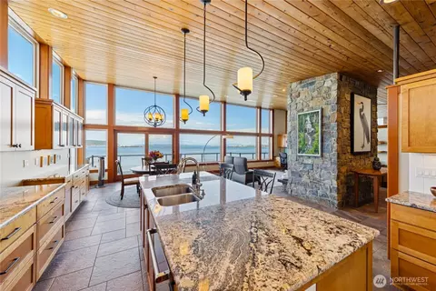 321 E Park Dr, Anacortes, WA 98221 photo 9