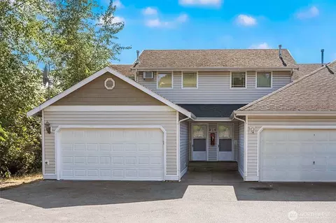 1100 Eagle Ridge Dr S #D, Renton, WA 98055
