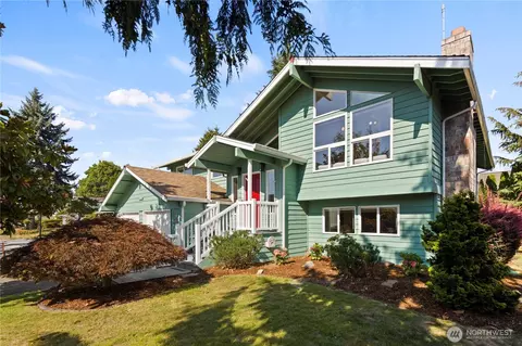 2008 Anacortes Ave NE, Renton, WA 98059