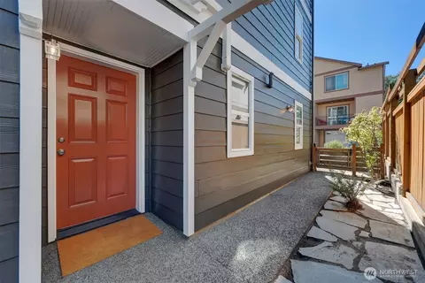 3435 21st Ave W #B, Seattle, WA 98199