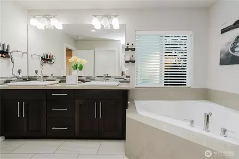 Bath - 22716 41st Dr SE #41, Bothell, WA 98021 photo 2 of 5
