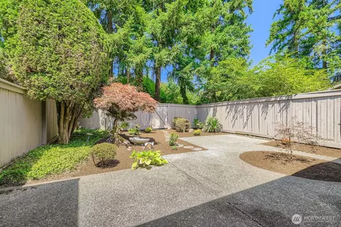 14208 NE 2nd Pl, Bellevue, WA 98007