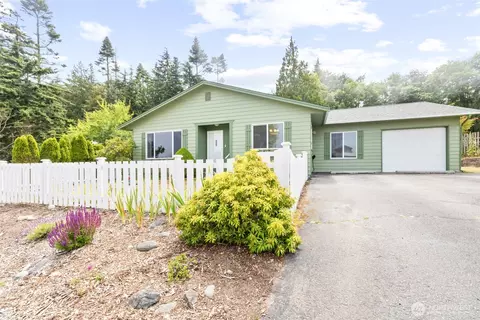 350 E Bluff Dr, Port Angeles, WA 98362