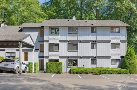 19100 61st Ave NE, Kenmore, WA 98028