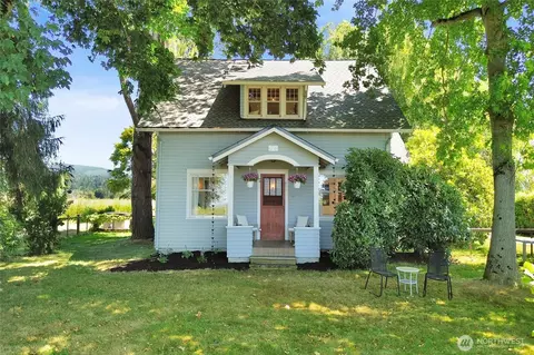 4749 Chuckanut Dr, Bow, WA 98232