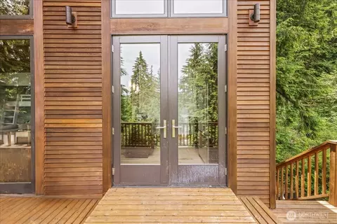 34374 S Shore Dr, Mount Vernon, WA 98274