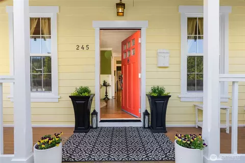 245 SE Bush St, Issaquah, WA 98027
