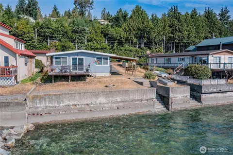 110 N Beach Dr, Hoodsport, WA 98548