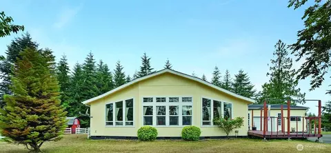 2900 Mallis Landing Rd, Raymond, WA 98577