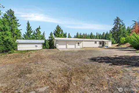 338 Lakeside Rd, Glenwood, WA 98619