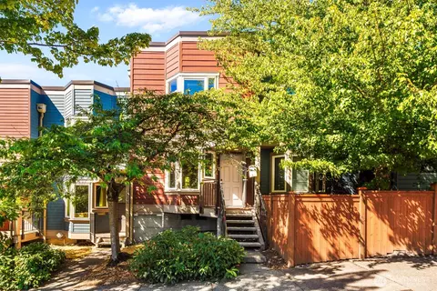 1524 E Yesler Way, Seattle, WA 98122