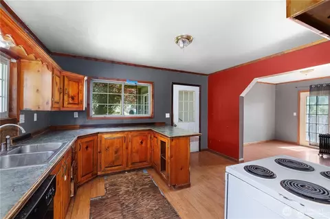 1921 Garfield Ave, Raymond, WA 98577 photo 3