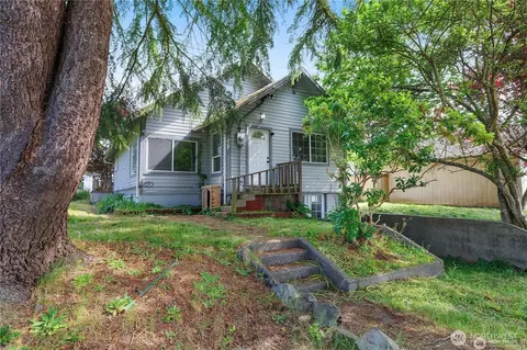 1921 Garfield Ave, Raymond, WA 98577