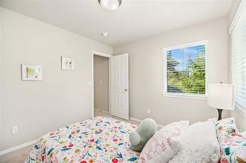 Bedroom - 22819 41st Ave SE, Bothell, WA 98021 photo 3 of 4