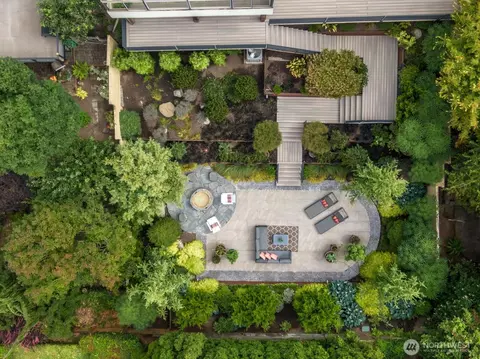 5621 SW Manning St, Seattle, WA 98116