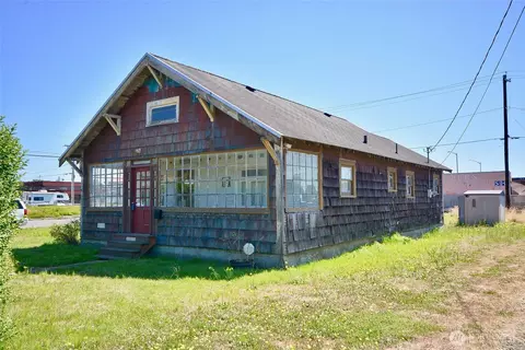 2224 Pacific Ave, Hoquiam, WA 98550