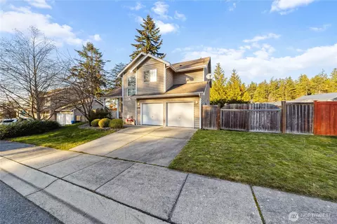 1340 NW Redwing Dr, Oak Harbor, WA 98277