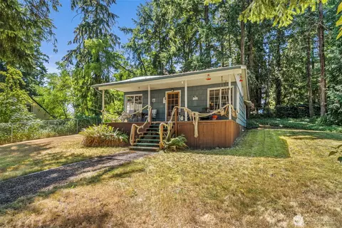 2302 Tacoma Point Dr E, Lake Tapps, WA 98391