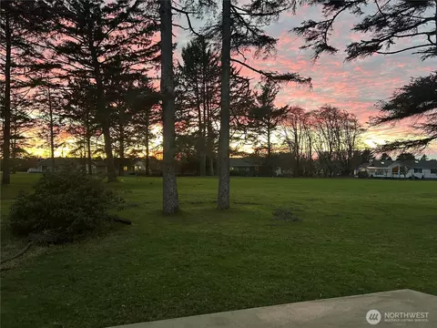 433 Dolphin Ave NE, Ocean Shores, WA 98569