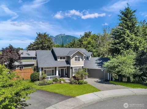 1075 SW 12th St, North Bend, WA 98045