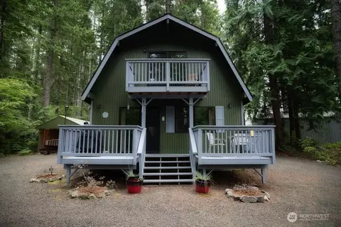 11 N Mt Seattle Way, Hoodsport, WA 98548