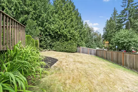 Exterior - 211 200th Pl SE, Bothell, WA 98012 photo 9 of 11