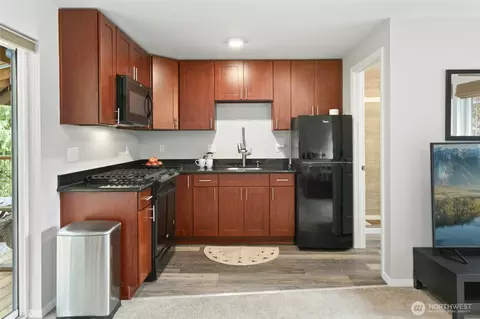 Kitchen - 211 200th Pl SE, Bothell, WA 98012 photo 4 of 4