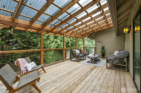 Exterior - 211 200th Pl SE, Bothell, WA 98012 photo 8 of 11