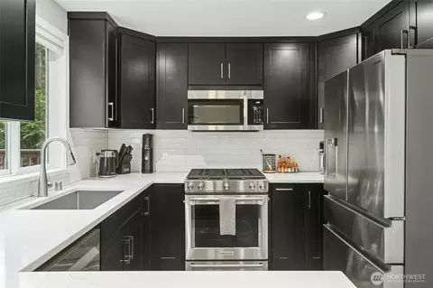 Kitchen - 211 200th Pl SE, Bothell, WA 98012 photo 3 of 4
