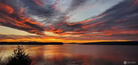 9809 Johnson Point Loop NE, Olympia, WA 98516