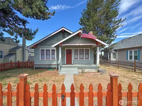 117 W 10th St, Port Angeles, WA 98362