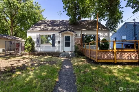 627 Juniper St, Walla Walla, WA 99362
