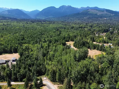 999 S Bagley Crk, Port Angeles, WA 98362