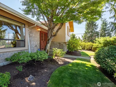 1100 Edmonds St, Edmonds, WA 98020 photo 2