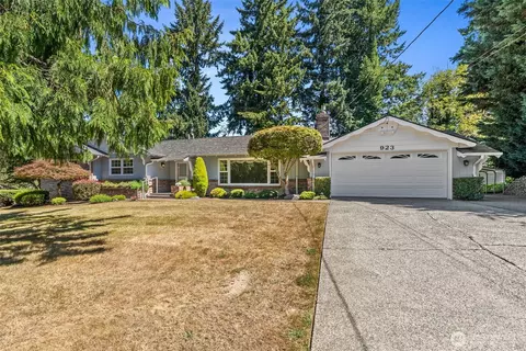 923 Seminary Hill Rd, Centralia, WA 98531