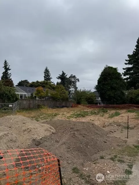 5729 35th Ave NE, Seattle, WA 98105