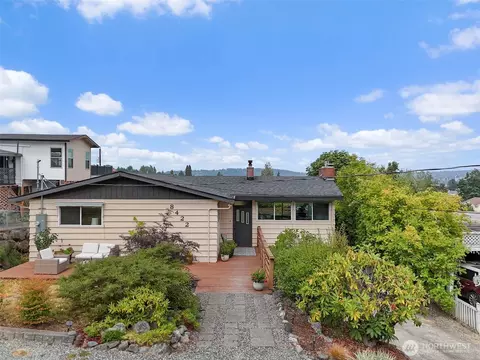 8422 S 122nd St, Seattle, WA 98178