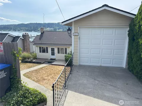 18637 Fjord Dr NE, Poulsbo, WA 98370