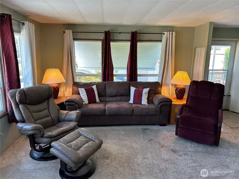 1106 Mountian Villa Loop, Enumclaw, WA 98022 photo 3