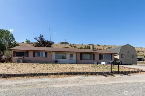 709 Sunrise Dr, Omak, WA 98841