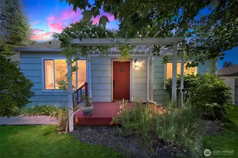 718 Emerson St SW, Tumwater, WA 98512