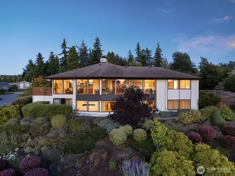 1011 E Toledo St, Bellingham, WA 98229