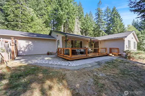 17326 Russian Hill Ln SE, Rainier, WA 98576