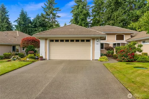 6905 Fairway Ln SE, Olympia, WA 98501