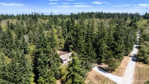 1019 Harmony Rd, Oak Harbor, WA 98277