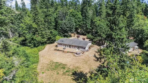 2650 S East Camano Dr, Camano Island, WA 98282