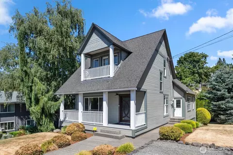 160 S 1st St, Kalama, WA 98625