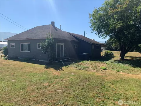 Exterior - 3037 Massey Rd, Everson, WA 98247 photo 4 of 13