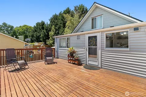 Exterior - 14710 149th Avenue Ct E, Orting, WA 98360 photo 4 of 14